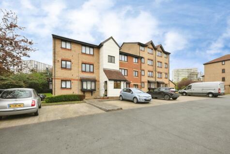 Magpie Close, Enfield, EN1