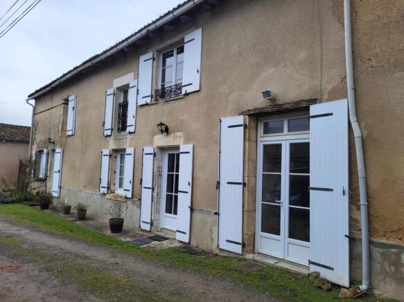 Photo 1