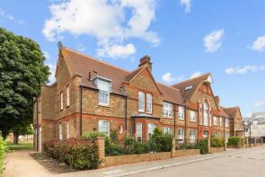Flat 4, 14 The Old Refectory, Southlands Way, Shoreham-by-sea BN43 6AU