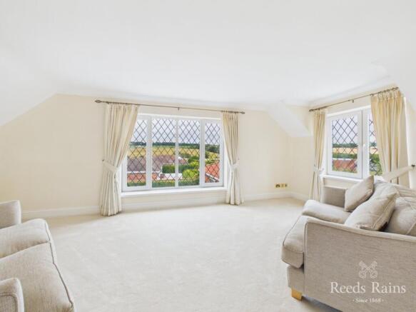 4 bed Semi-Detached for sale Image 7