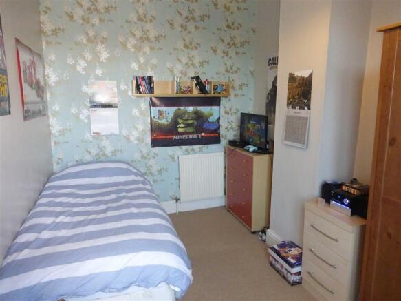 BEDROOM 2