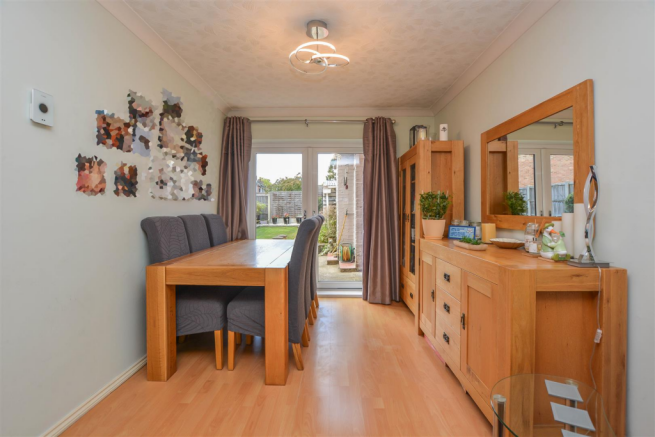 Eastham Crescent, Brentwood photo 4
