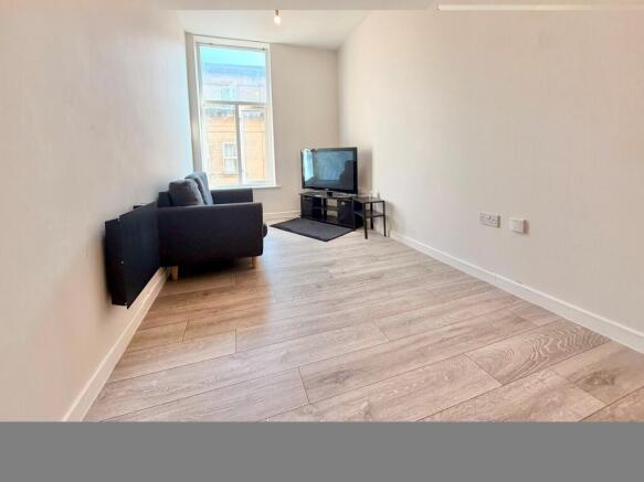 1 bed Apartment to rent Image 4