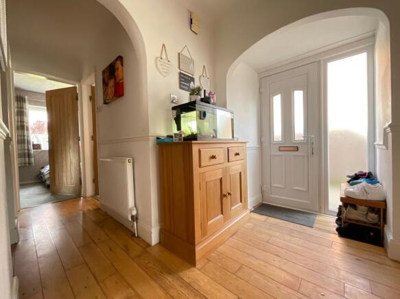 4 bed Semi-Detached Bungalow for sale Image 10