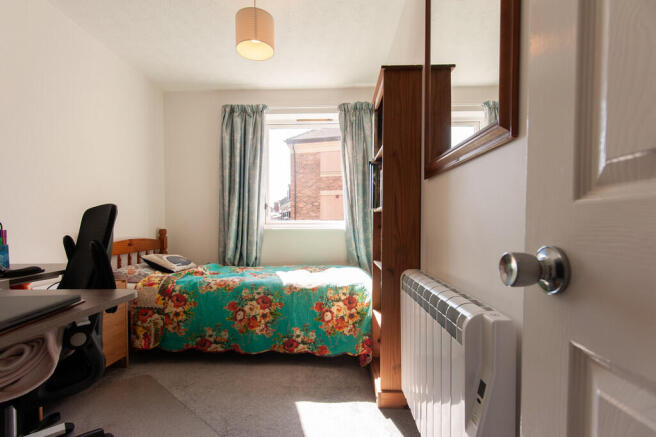 2 bed Apartment to rent Image 7