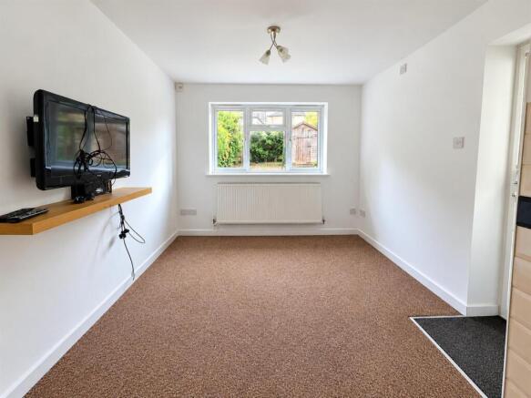 Harper Road, Stoke - Lounge