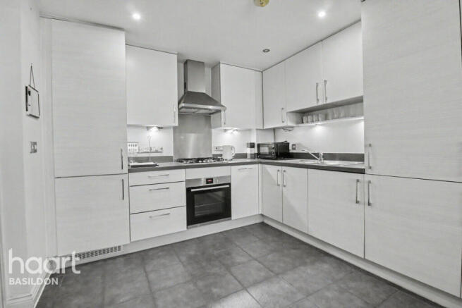 Herschell Court, Basildon photo 4