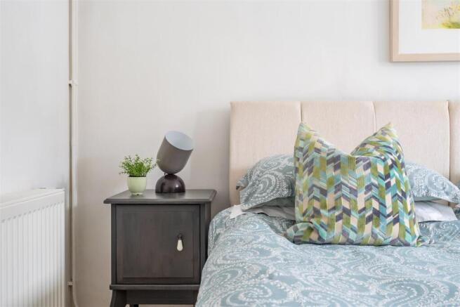 2 bed Apartment to rent Image 5