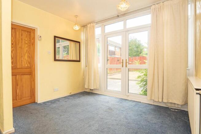 LIVING/DINING ROOM