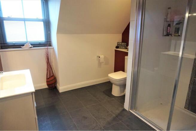 Master En-suite