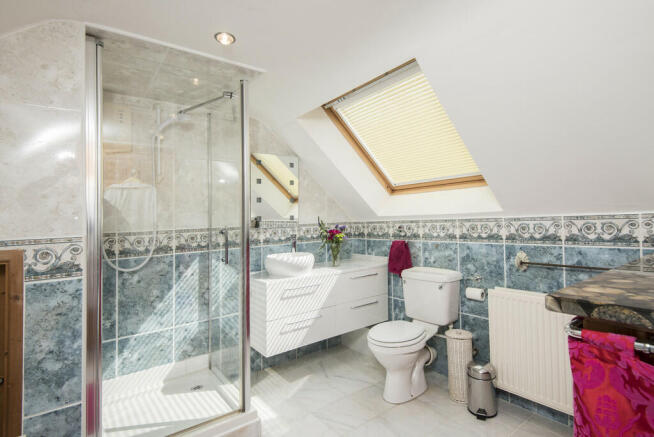 Second Floor Bath...