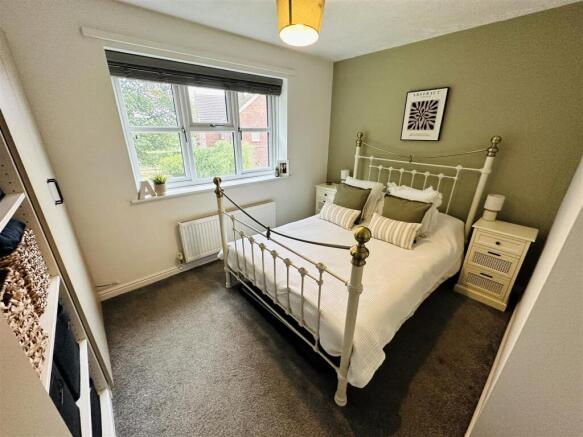 2 bed Semi-Detached for sale Image 8