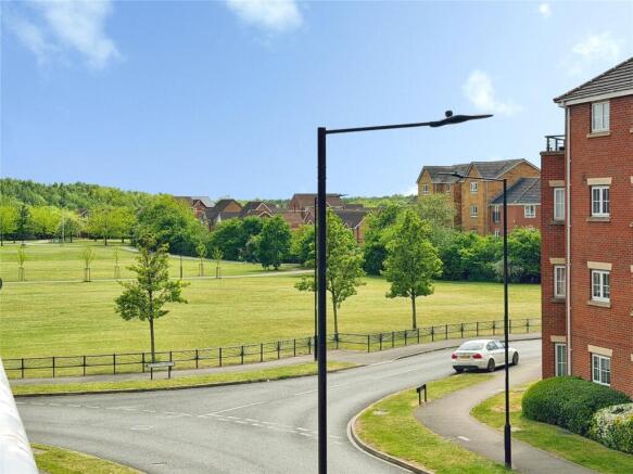 2 bed Flat for sale Image 6