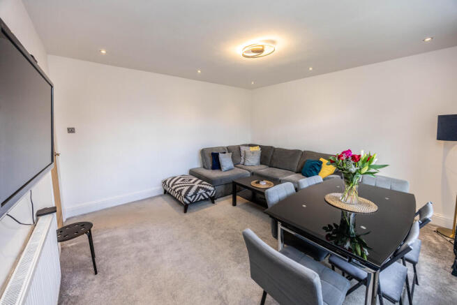 4 bed Semi-Detached for sale Image 5