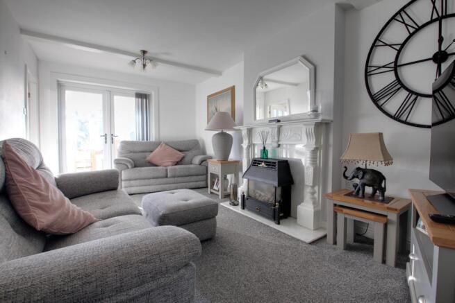 A nice bright and airy Living room