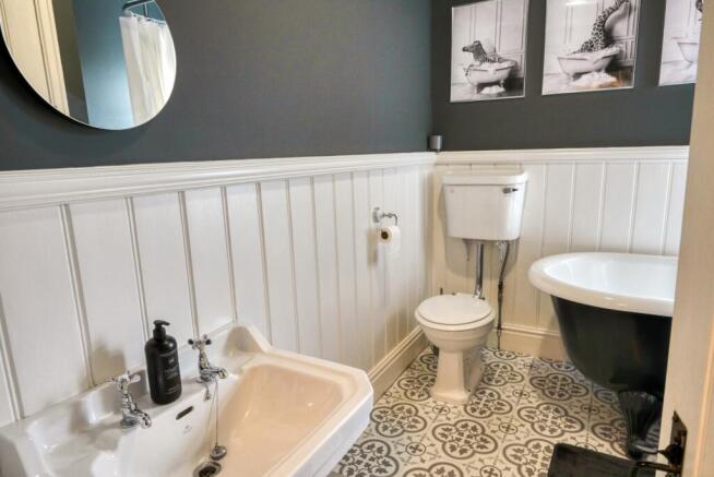 Family Bathroom 