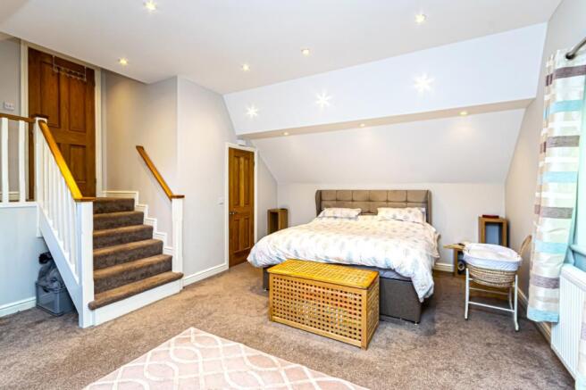 Bedroom 5/Studio