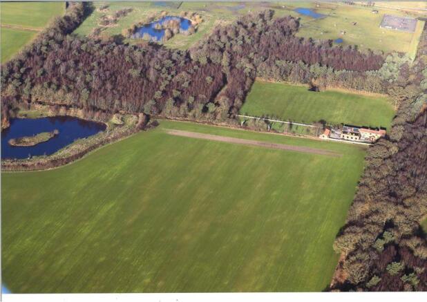 Aerial with gr...