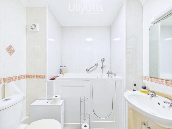 1 bed Ground Flat for sale Image 6