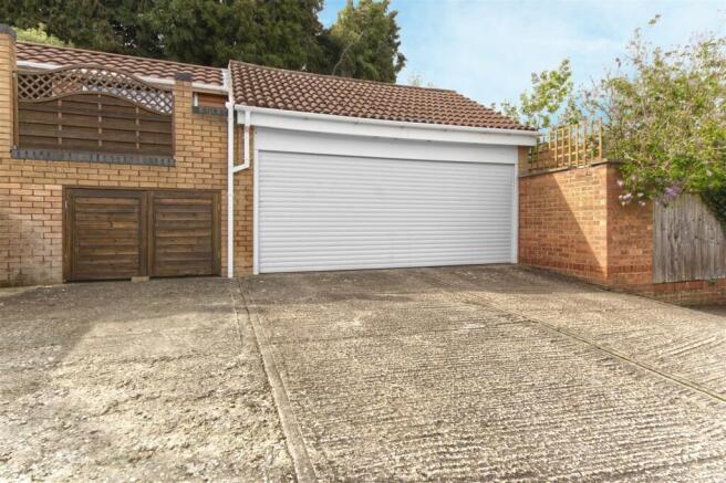 garage.jpg