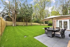 6, Hudson Gardens, Hindhead GU26 6GH