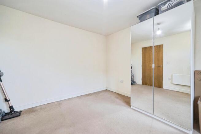 2 bed Flat for sale Image 10
