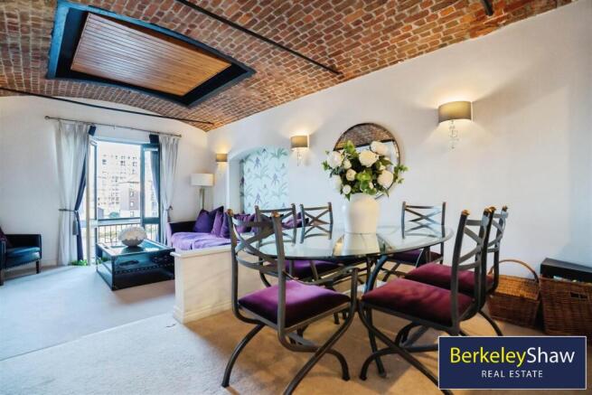 Living/dining room (3)