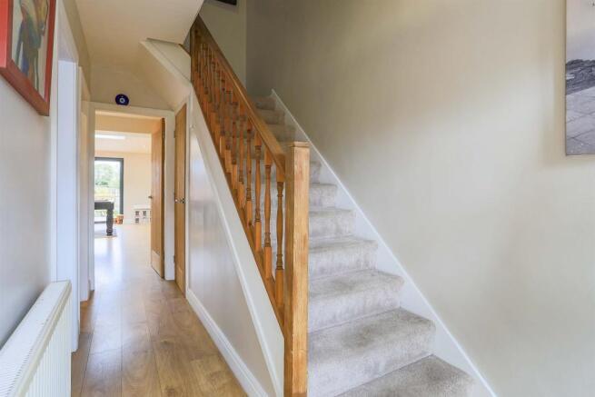 3 bed Semi-Detached for sale Image 9