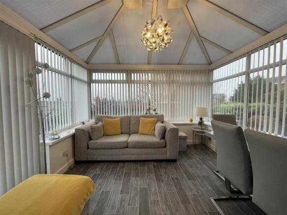2 bed Semi-Detached Bungalow for sale Image 6