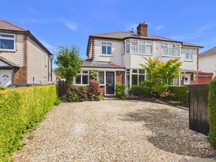 Oakfield Drive, Upton, CH2