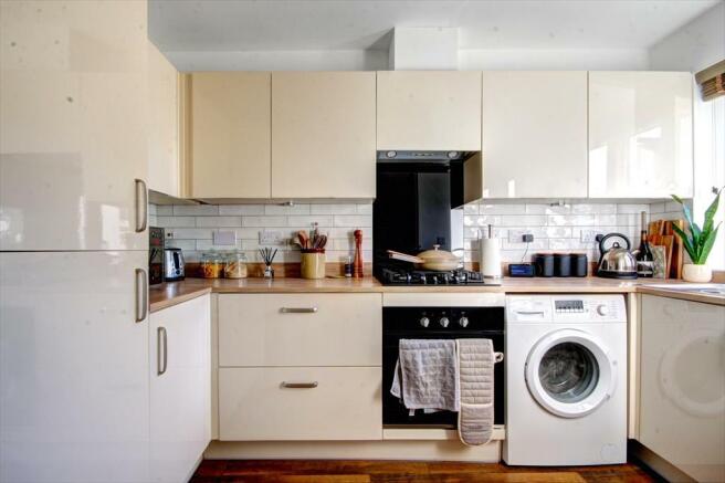 Kitchen 2.jpg