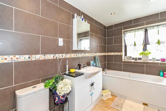 _MG_5164 bathroom.jpg