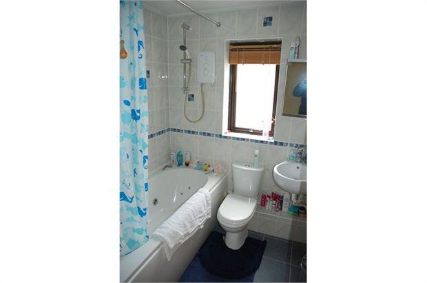 RE-FITTED MODERN BATHROOM