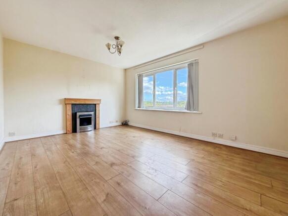 2 bed Apartment for sale Image 5
