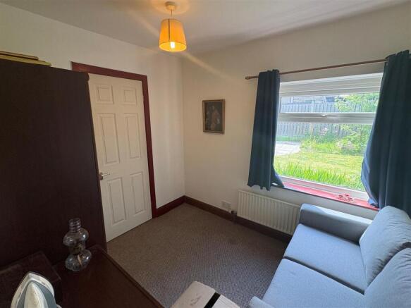 4 bed Semi-Detached Bungalow for sale Image 12