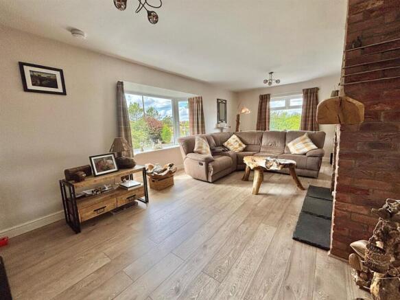 3 bed Detached for sale Image 8