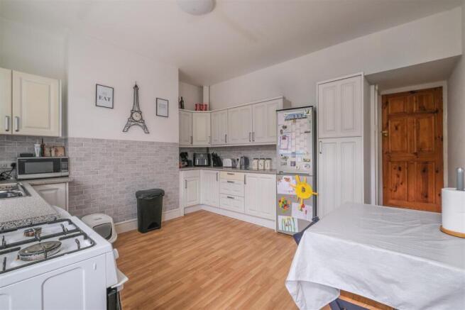 3 bed Terraced for sale Image 5