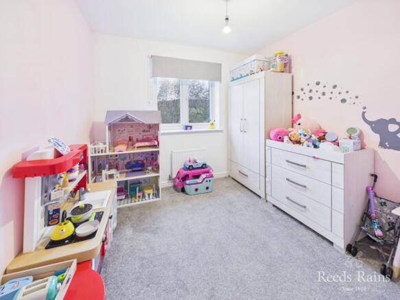4 bed Detached for sale Image 11