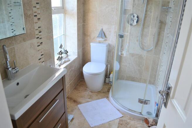 EN SUITE