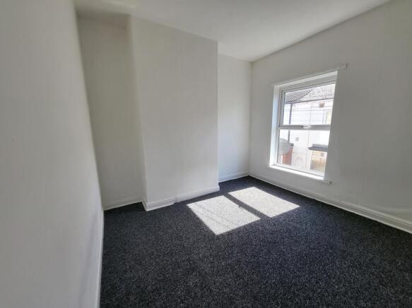 2 bed Terraced to rent Image 8