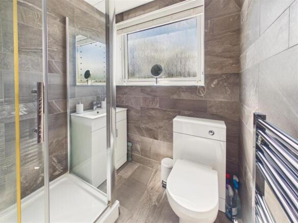 3 bed Terraced for sale Image 11