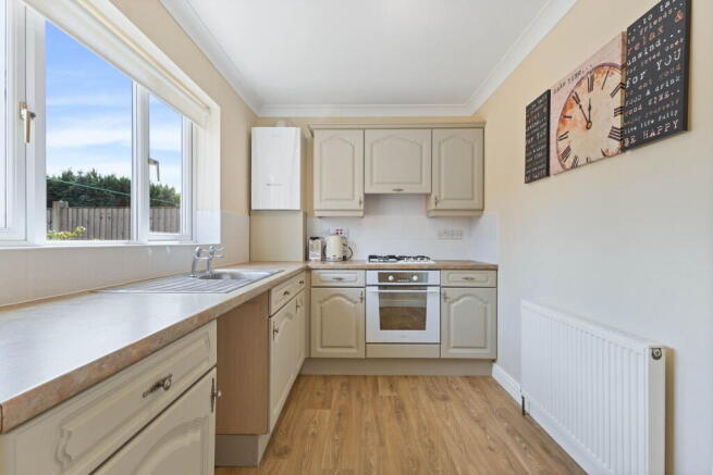 2 bed Semi-Detached Bungalow for sale Image 6