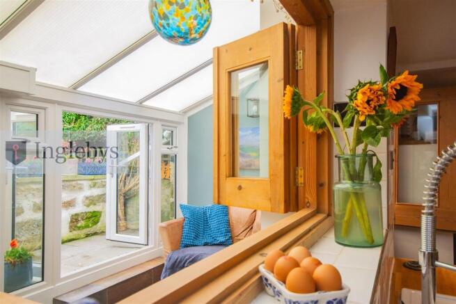 2 bed Cottage for sale Image 9