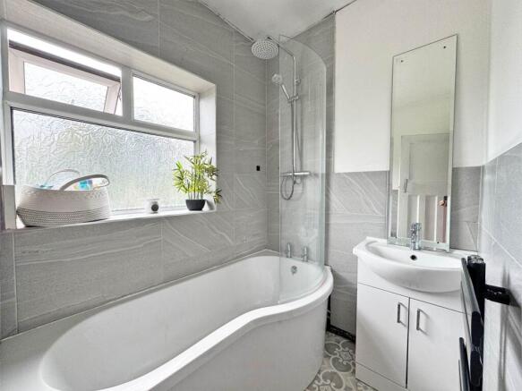 2 bed Semi-Detached for sale Image 12