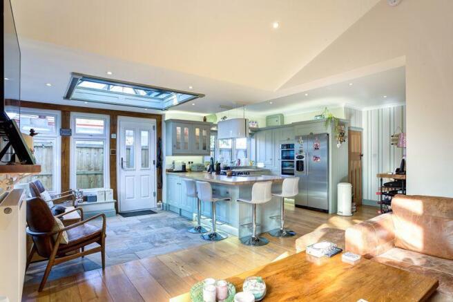 LIVING DINING KITCHEN C