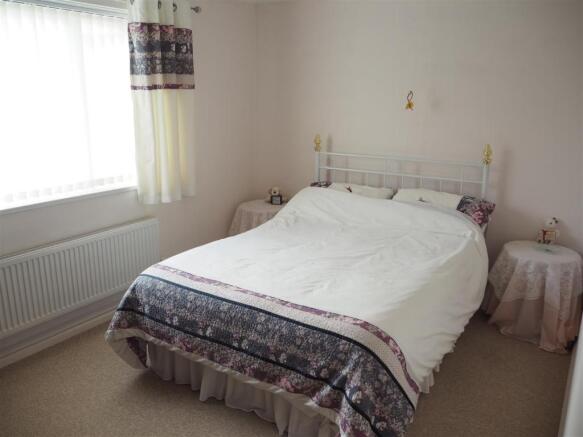 Master Bedroom 053