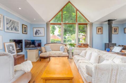 Riverside Gardens, Henley in Arden, Warwickshire, B95