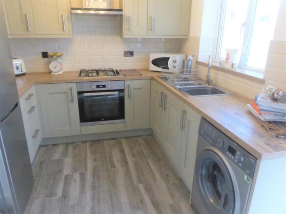 KITCHEN/ BREAKFAST ROOM