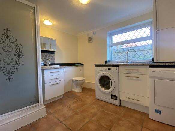 Utility/Shower Room