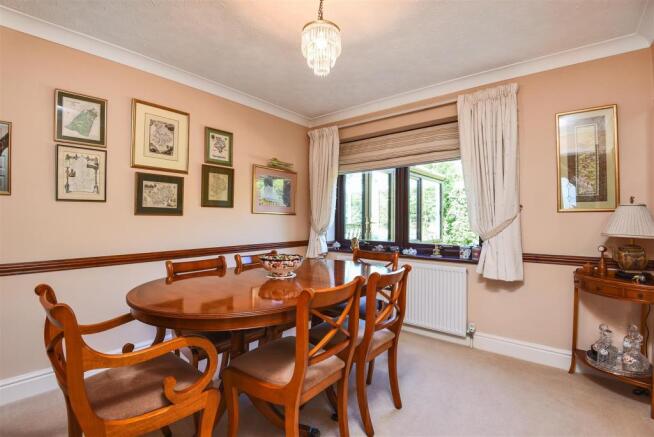 Dining room.jpg